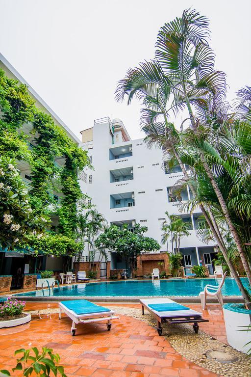 Hotel Sutus Court 5 Pattaya Exterior foto